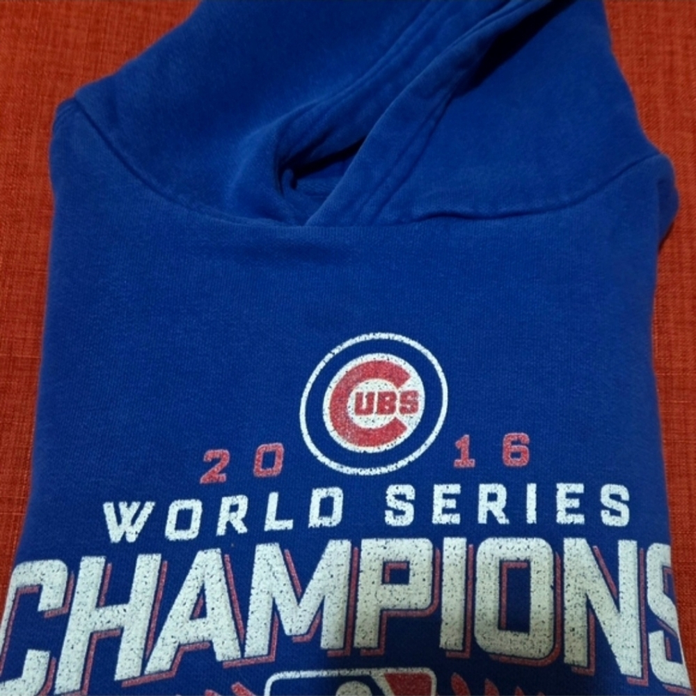 KIDS Medium, Warm Hoodie CUBS WIN!!  World Series Champions Perfect Condition!